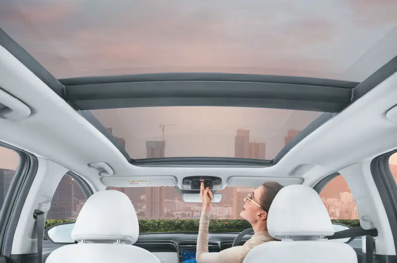 Hyundai-tucsamic-sunroof