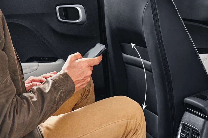 Hyundai-venue-suv-interior-midded